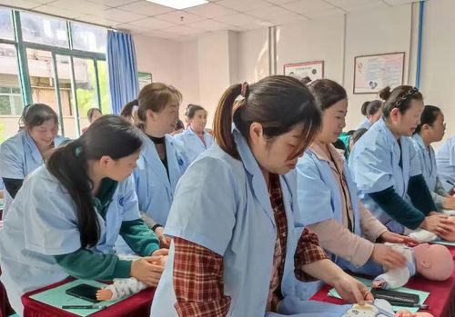 育婴师和月嫂傻傻分不清？搞懂这三点，考证入行不走弯路