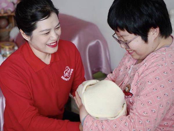 30岁宝妈转行首选❗育婴师越老越吃香，手把手教你咋考证💰